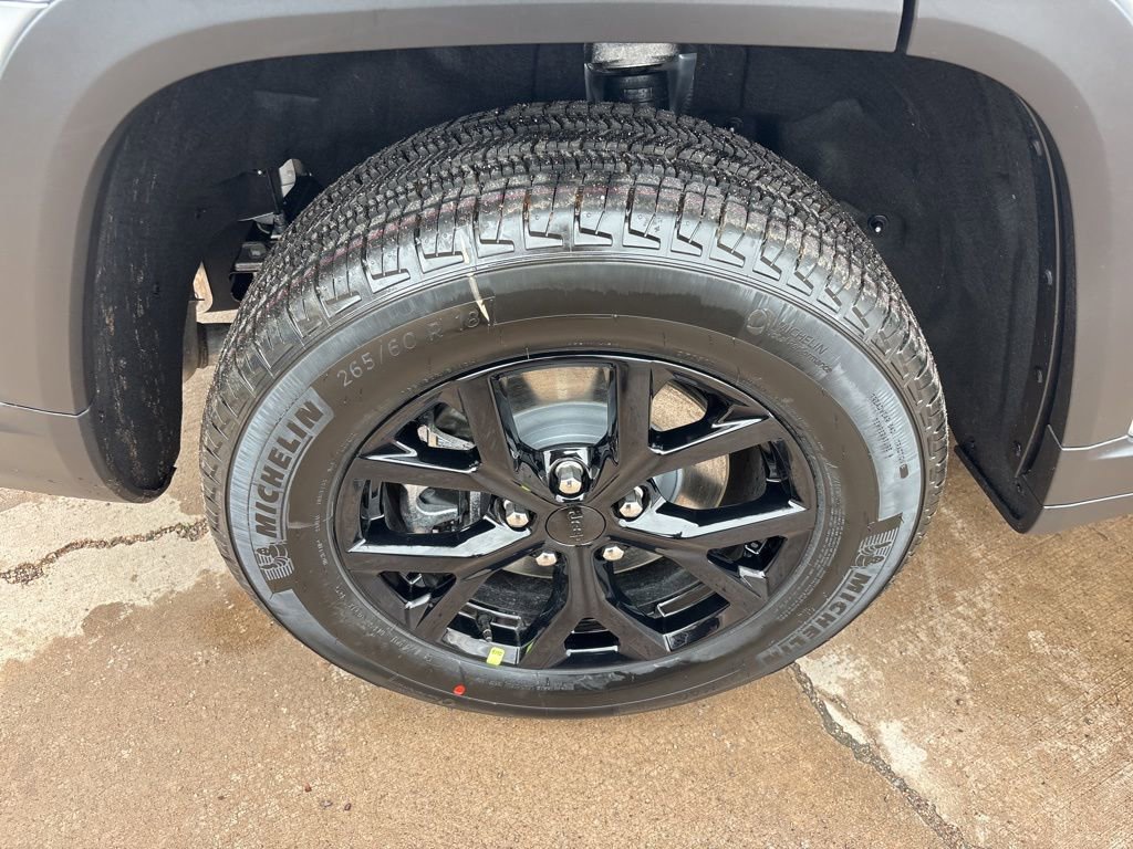 New 2025 Jeep Grand Cherokee L Altitude image 11