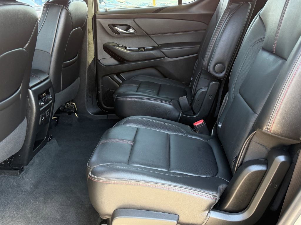 Used 2023 Chevrolet Traverse RS image 16