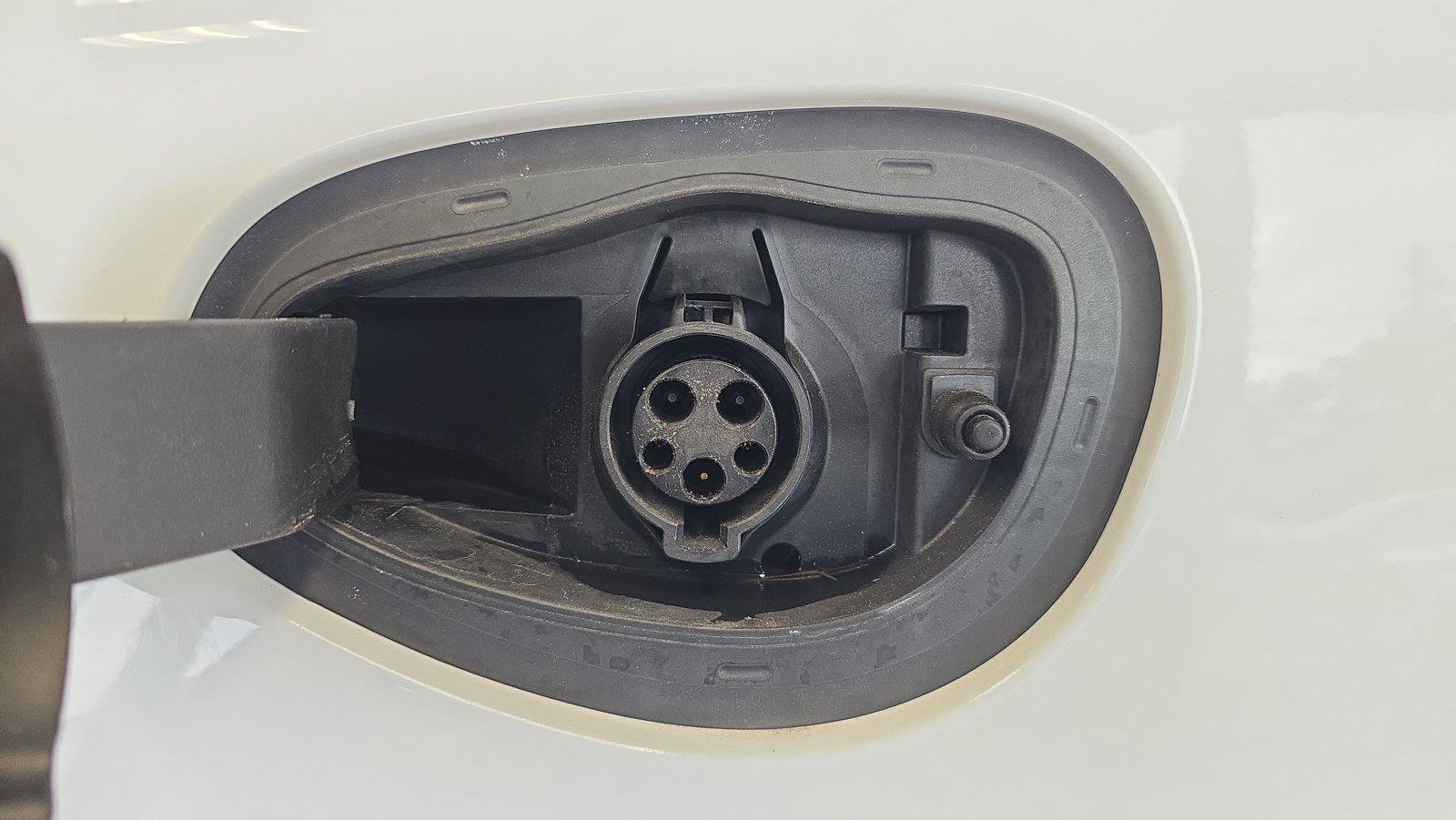 Used 2023 Chrysler Pacifica Touring-L FWD image 32