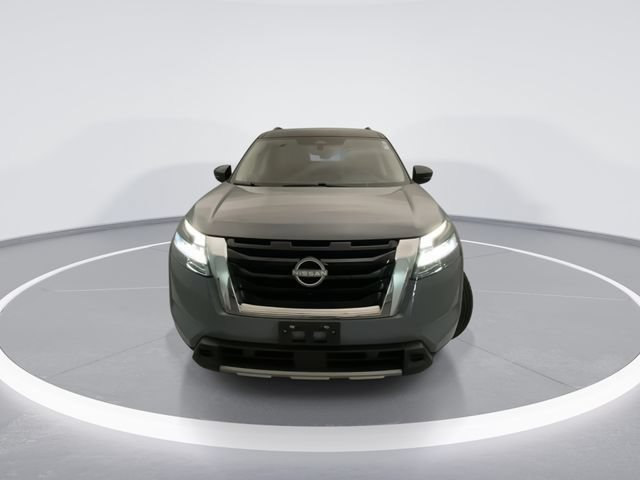 Used 2024 Nissan Pathfinder Platinum w/ Cargo Package AWD/4WD image 3