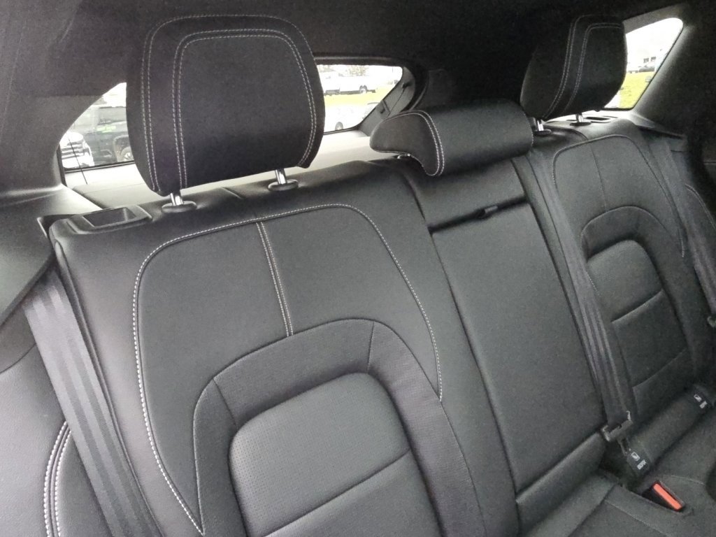 Used 2025 Jaguar F-PACE R-Dynamic S image 18