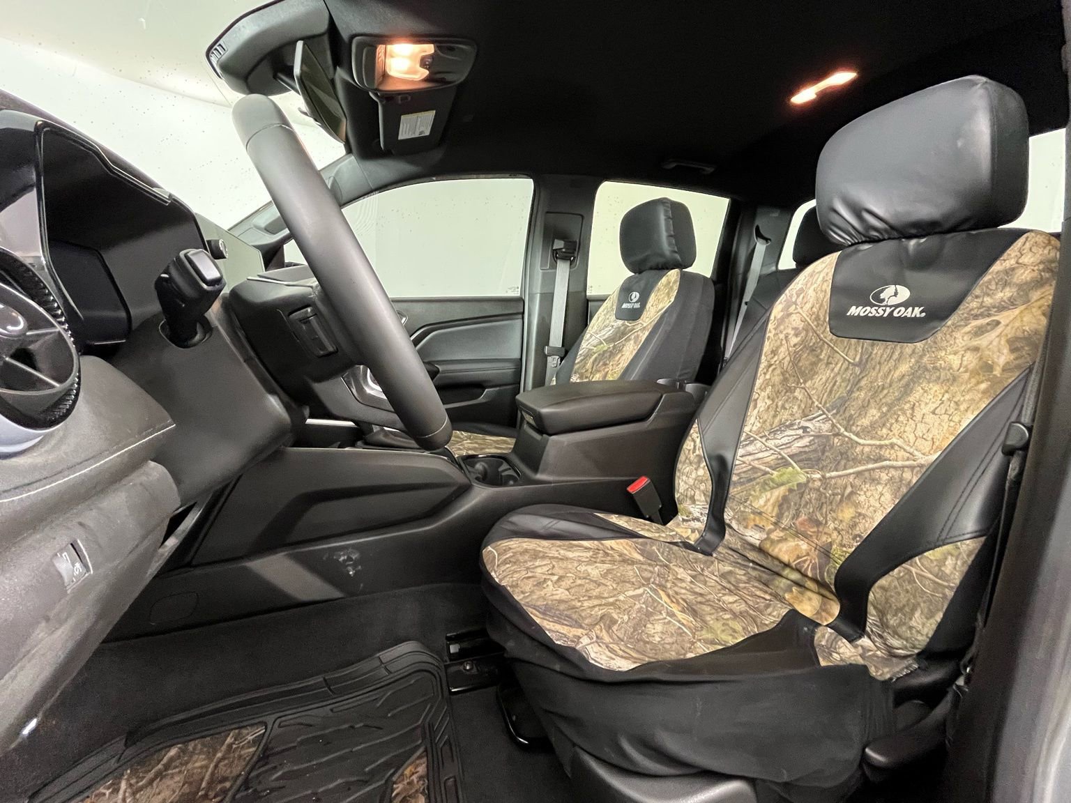 Used 2024 Chevrolet Colorado LT image 8