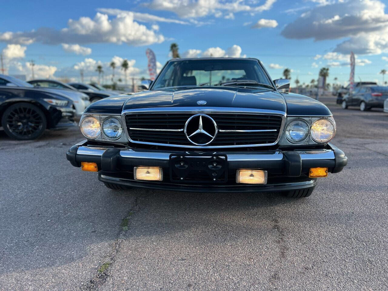 Used 1987 Mercedes-Benz 560 SL image 3