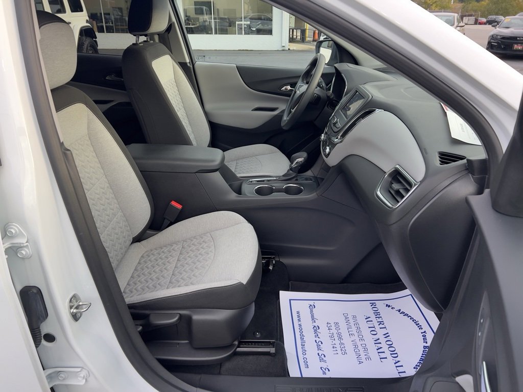 Used 2022 Chevrolet Equinox LS w/ LS Convenience Package image 12