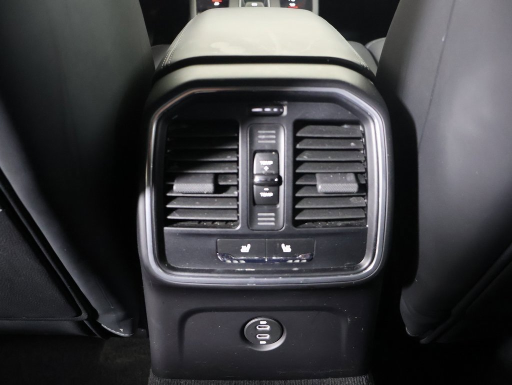 Used 2023 Porsche Macan S image 24