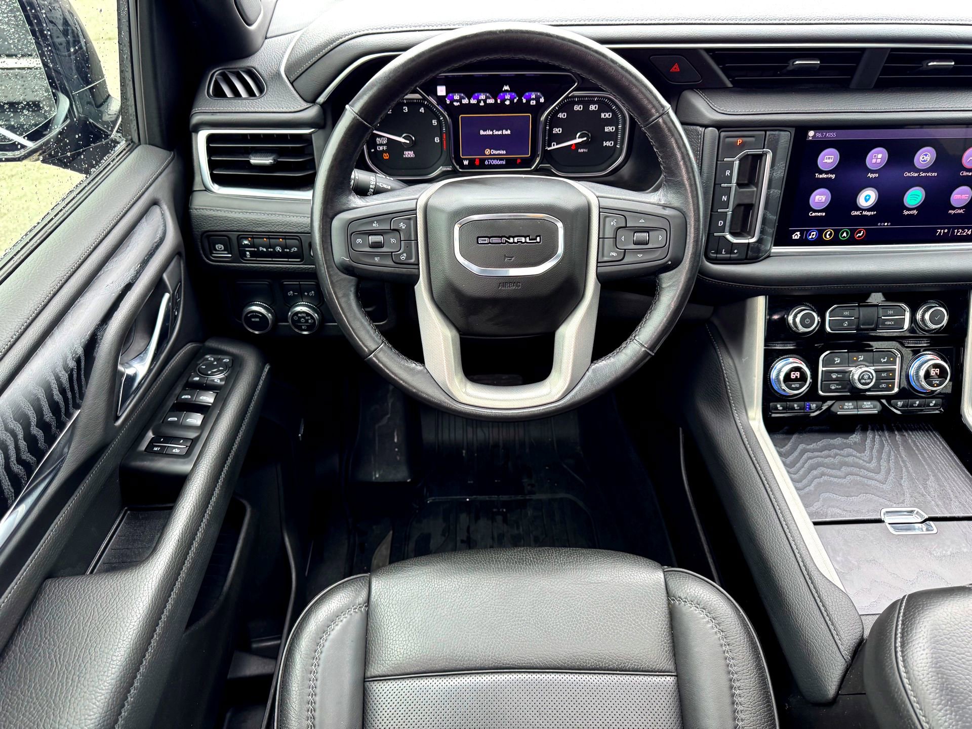 Used 2021 GMC Yukon Denali w/ Denali Premium Package RWD image 24