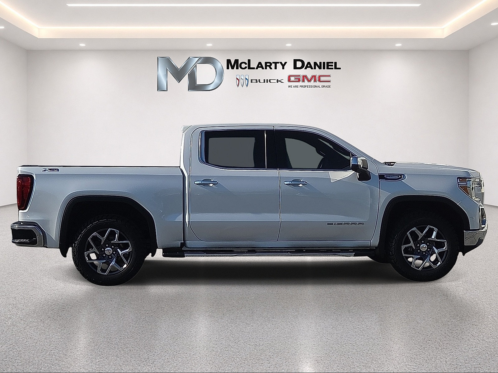 Certified 2022 GMC Sierra 1500 SLT AWD/4WD image 15