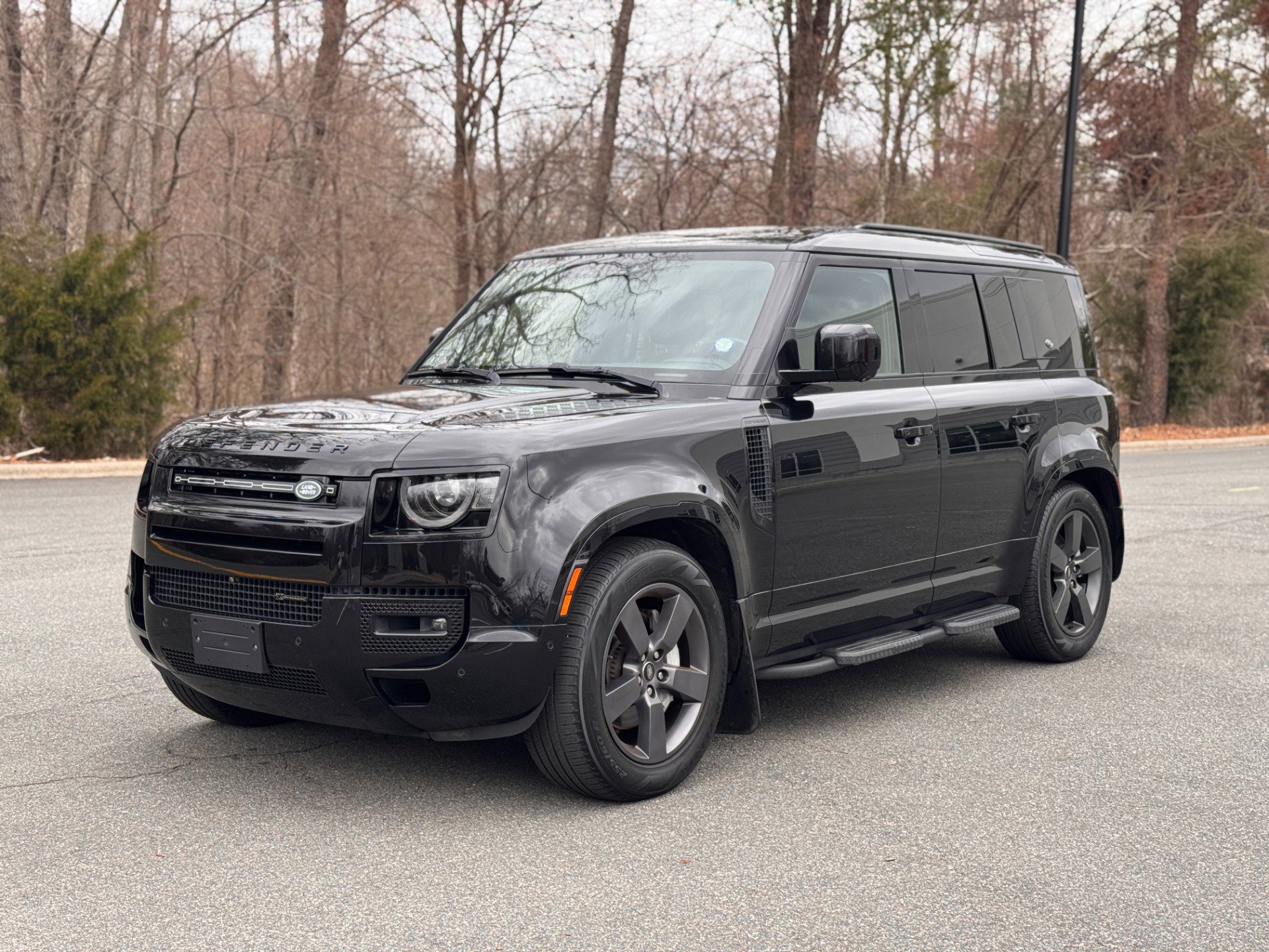 Used 2023 Land Rover Defender 110 X-Dynamic SE AWD/4WD image 4