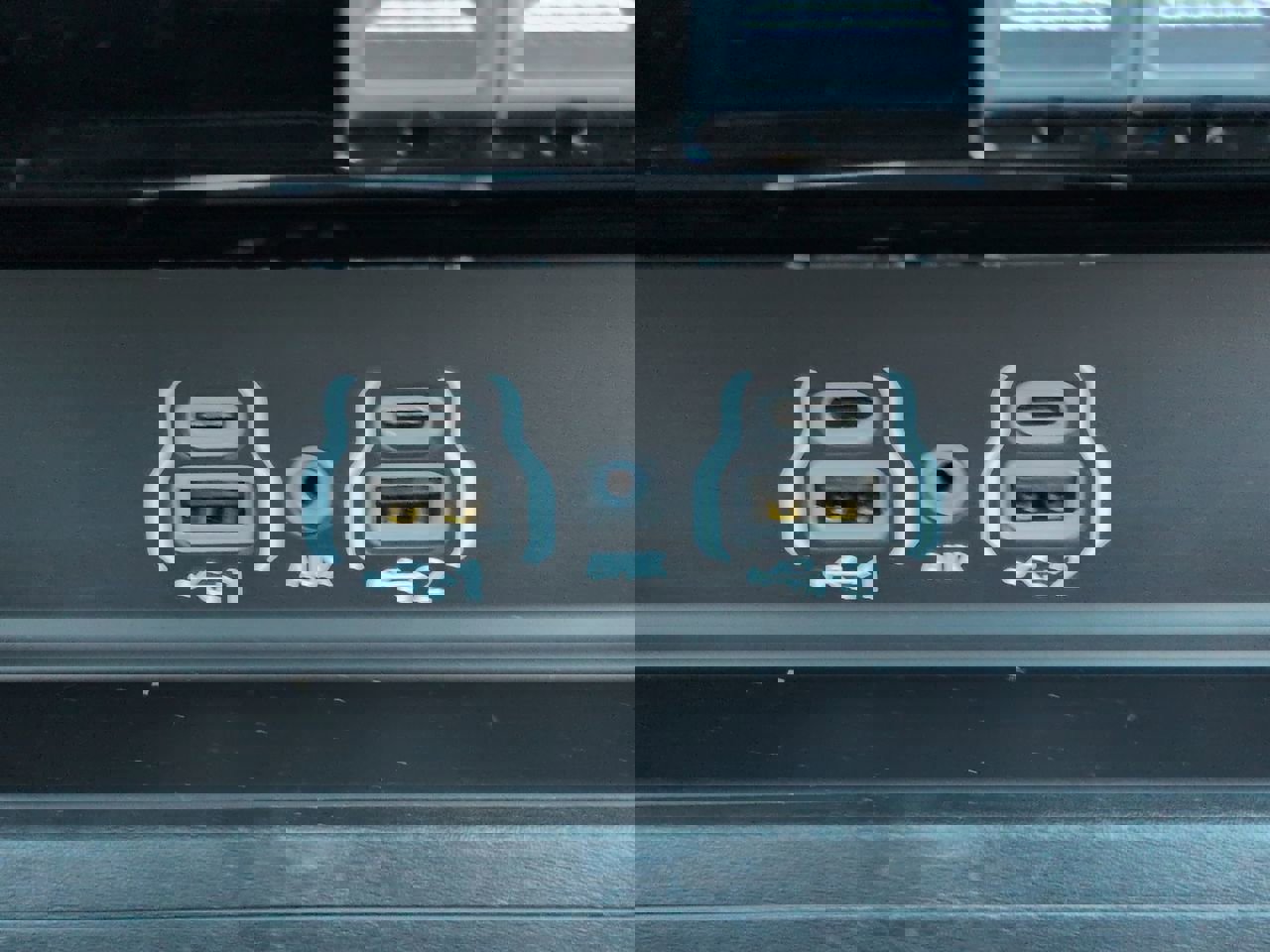 Used 2025 RAM 3500 Laramie AWD/4WD image 23