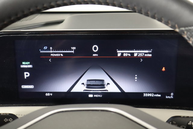 Used 2023 Nissan Ariya AWD image 11