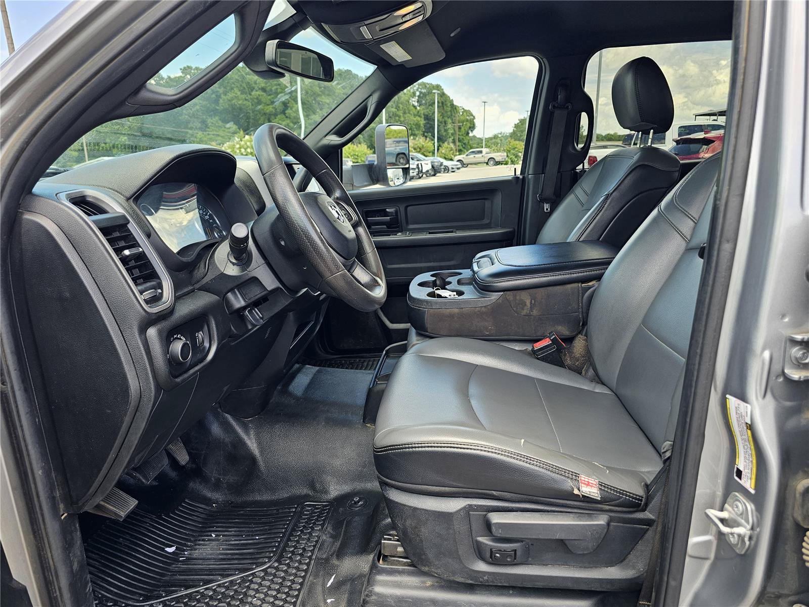Used 2021 RAM 3500 Tradesman w/ Chrome Appearance Group AWD/4WD image 16