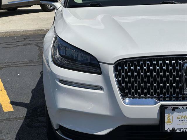 Used 2022 Lincoln Corsair AWD w/ Premium Package image 9