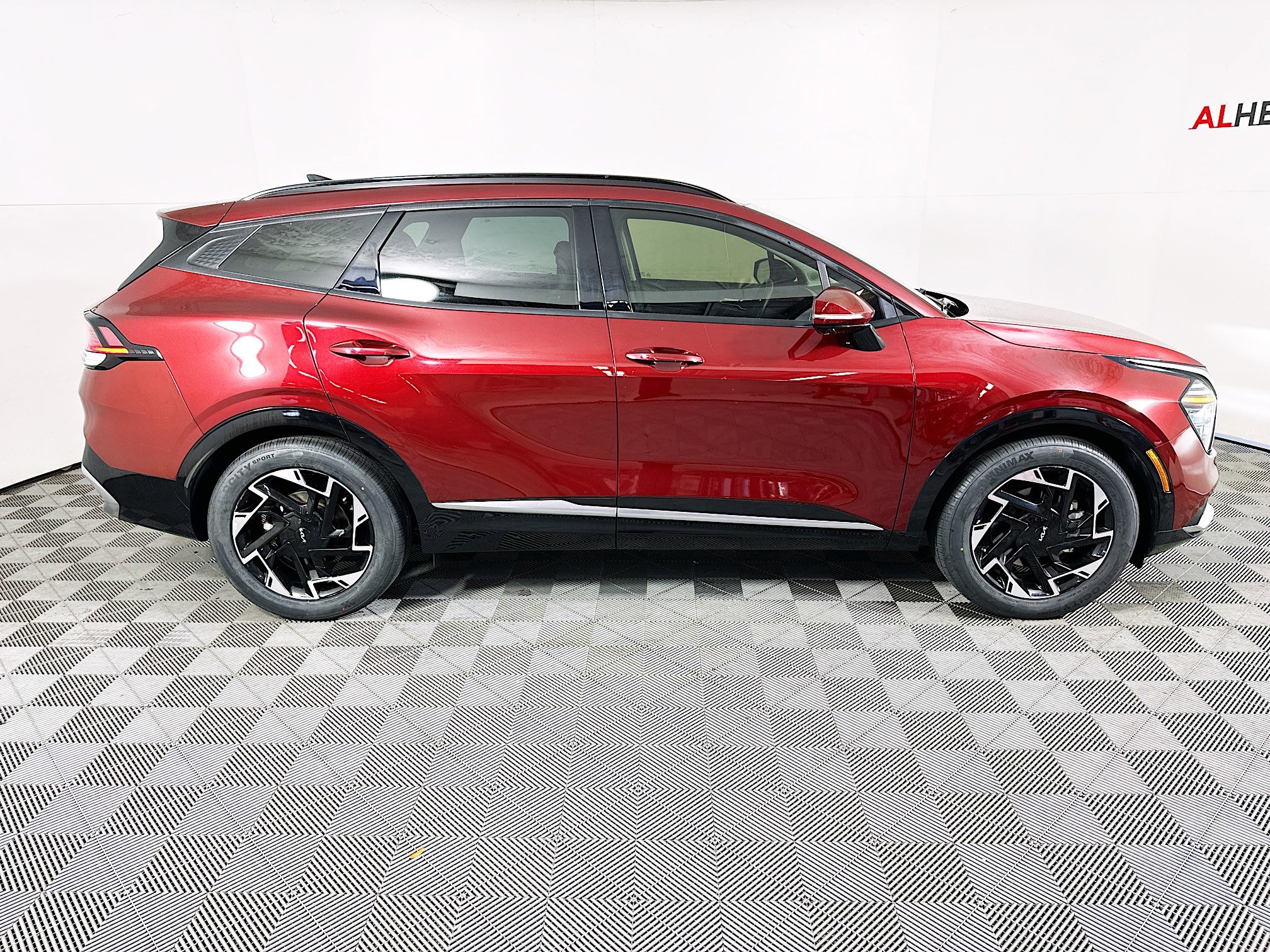 Used 2023 Kia Sportage SX image 2