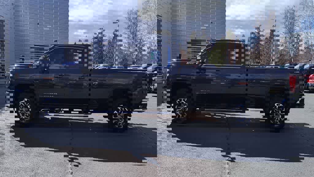 Used 2025 GMC Sierra 3500 SLE w/ SLE Value Package image 5