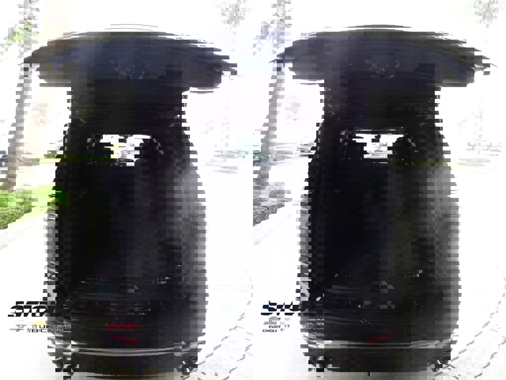 New 2026 Chevrolet Suburban Premier image 31