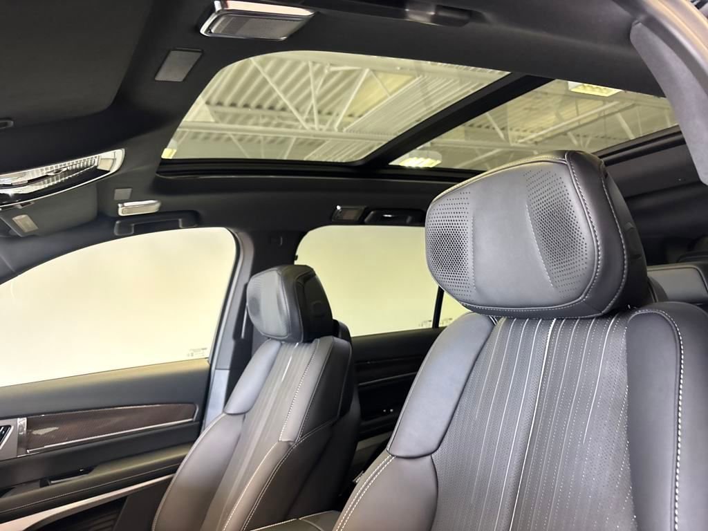 New 2026 Cadillac Vistiq Luxury image 31