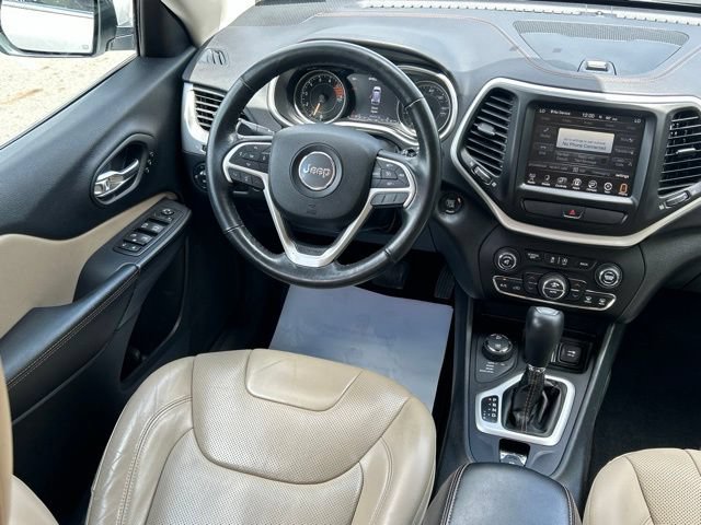 Used 2016 Jeep Cherokee Limited w/ Luxury Group AWD/4WD image 46