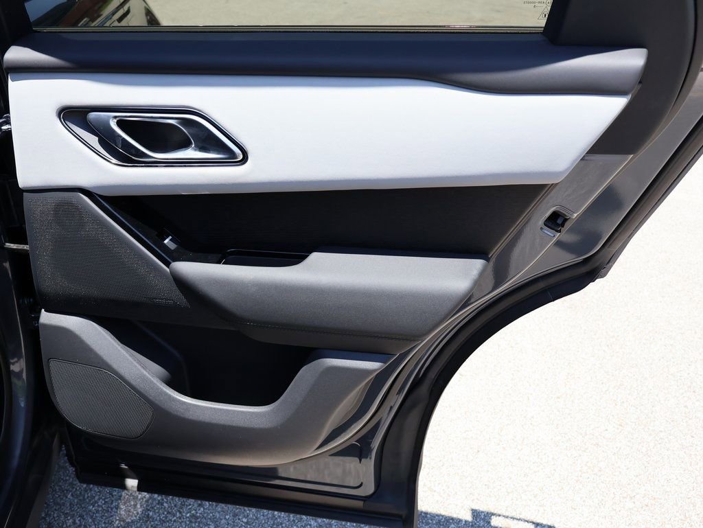 New 2026 Land Rover Range Rover Velar Dynamic SE image 16