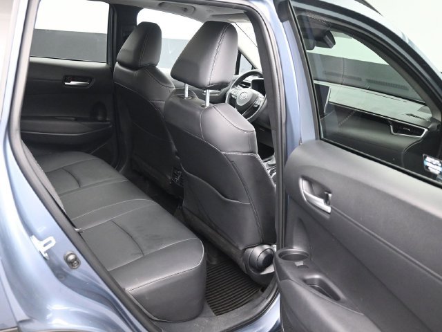 Used 2023 Toyota Corolla Cross XLE w/ Convenience Package FWD image 21