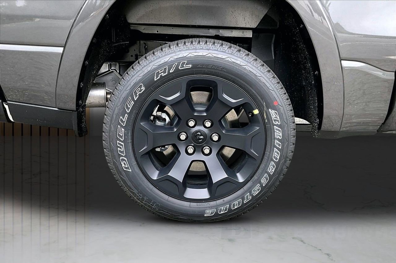 New 2026 RAM 1500 4x4 Crew Cab image 34