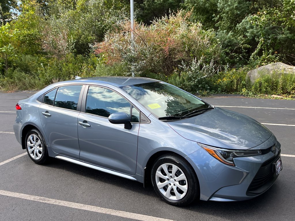 Used 2024 Toyota Corolla LE FWD image 7