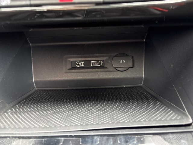 Used 2018 Volkswagen Atlas SEL AWD/4WD image 32