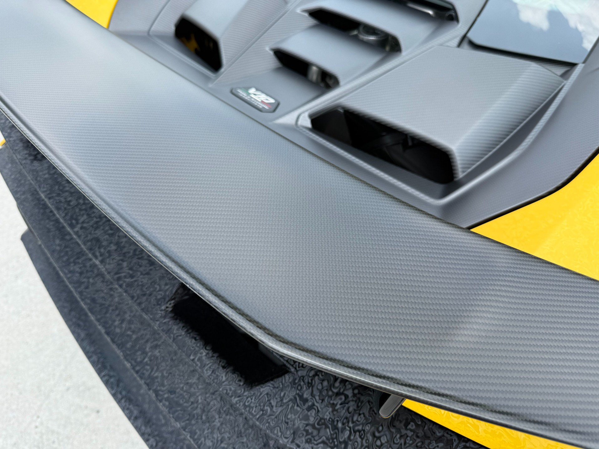 Used 2024 Lamborghini Huracan Tecnica RWD image 41