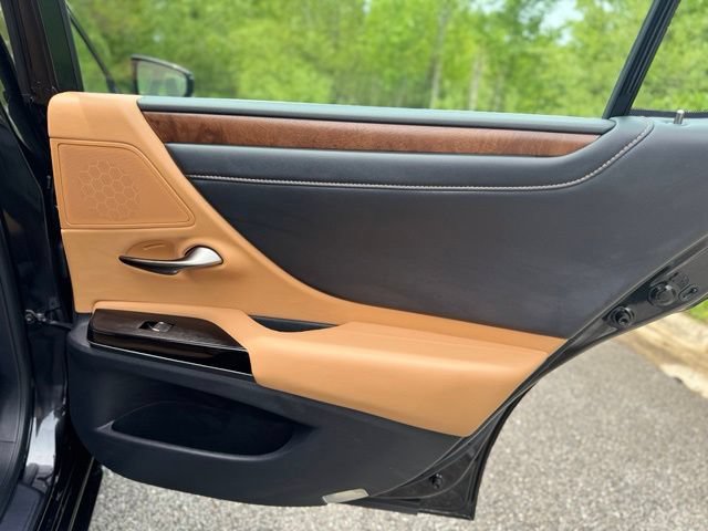 Used 2024 Lexus ES 350 w/ Premium Package FWD image 15