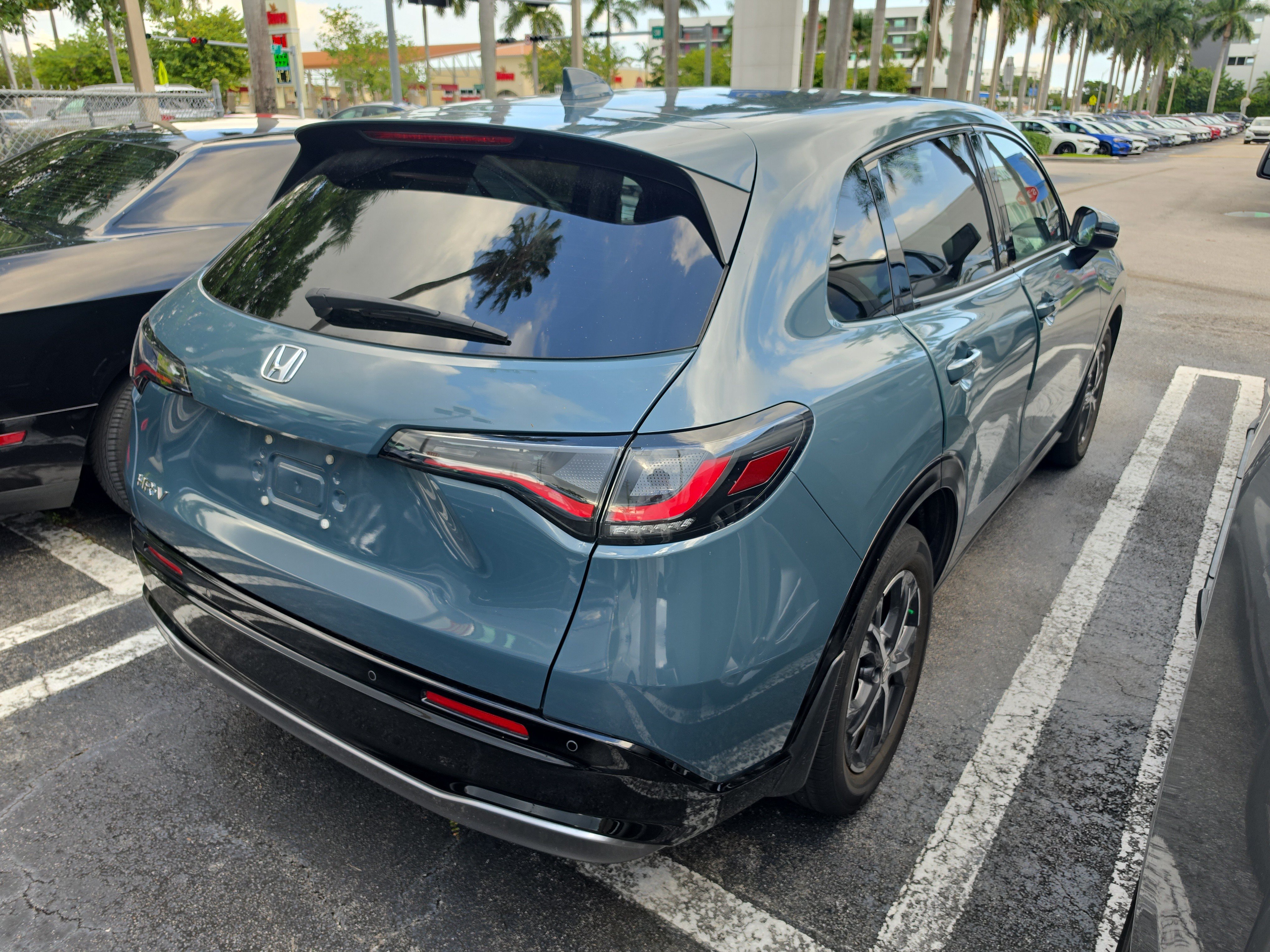 Certified 2024 Honda HR-V EX-L image 4