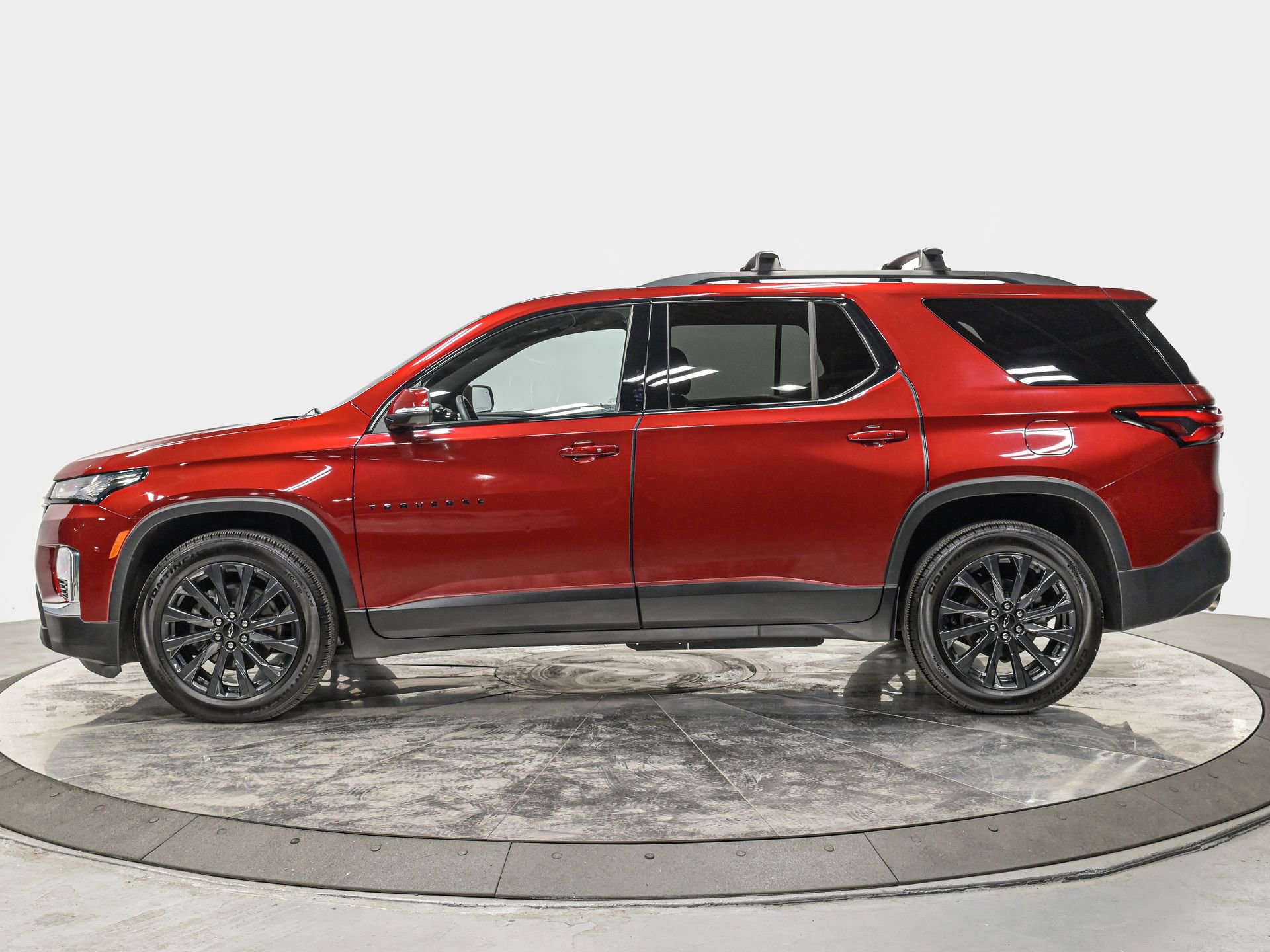 Used 2023 Chevrolet Traverse RS w/ LPO, Floor Liner Package AWD/4WD image 2