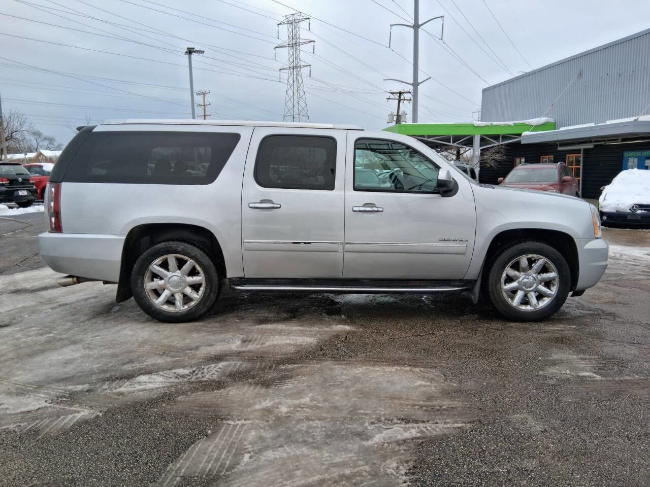 Used 2013 GMC Yukon XL Denali image 4