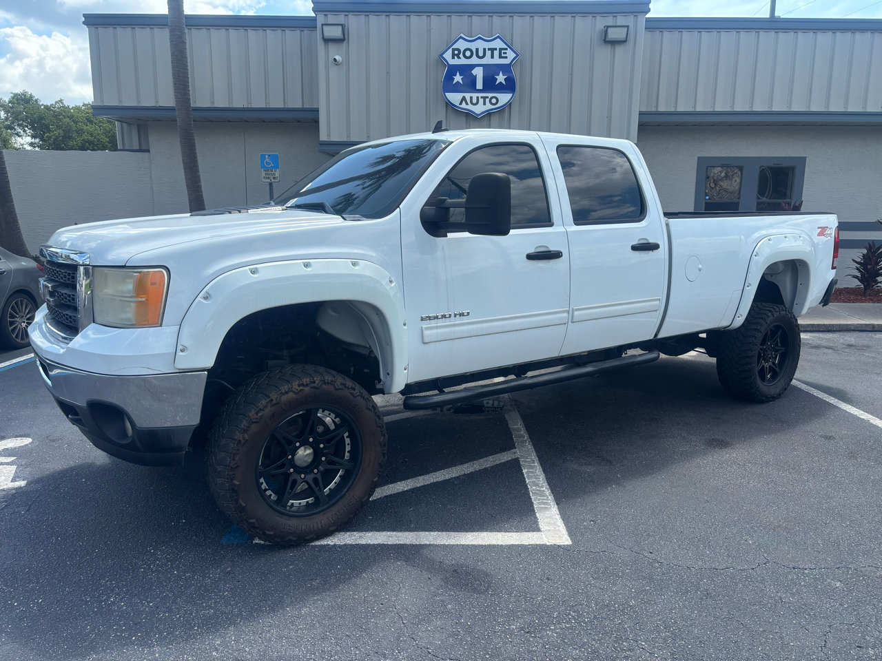 Used 2012 GMC Sierra 2500 SLE w/ SLE Preferred Package image 1