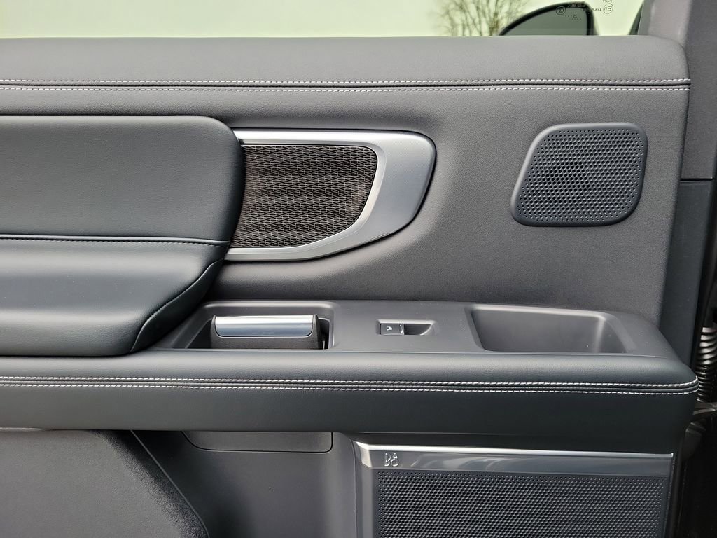 New 2025 Ford Expedition Max Platinum w/ Stealth Performance Package image 14