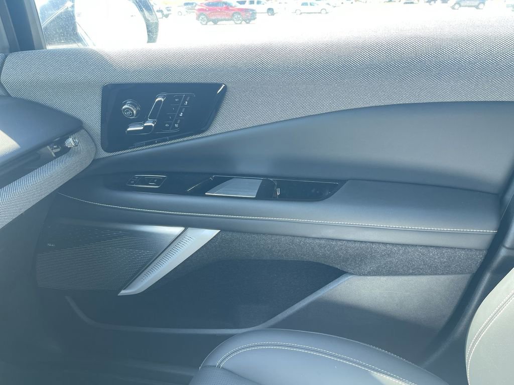 Certified 2025 Cadillac Optiq Luxury 2 w/ LPO, Floor Liner Package AWD/4WD image 21