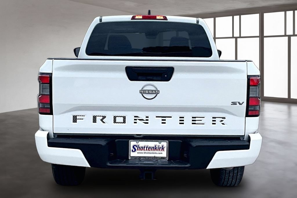 Used 2024 Nissan Frontier SV RWD image 5