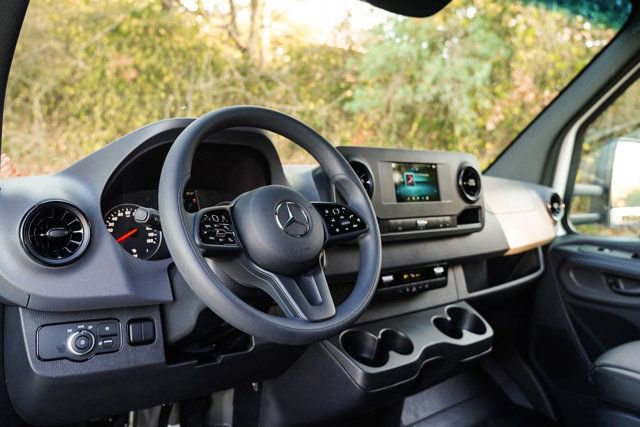 New 2023 Mercedes-Benz Sprinter 4500 image 31