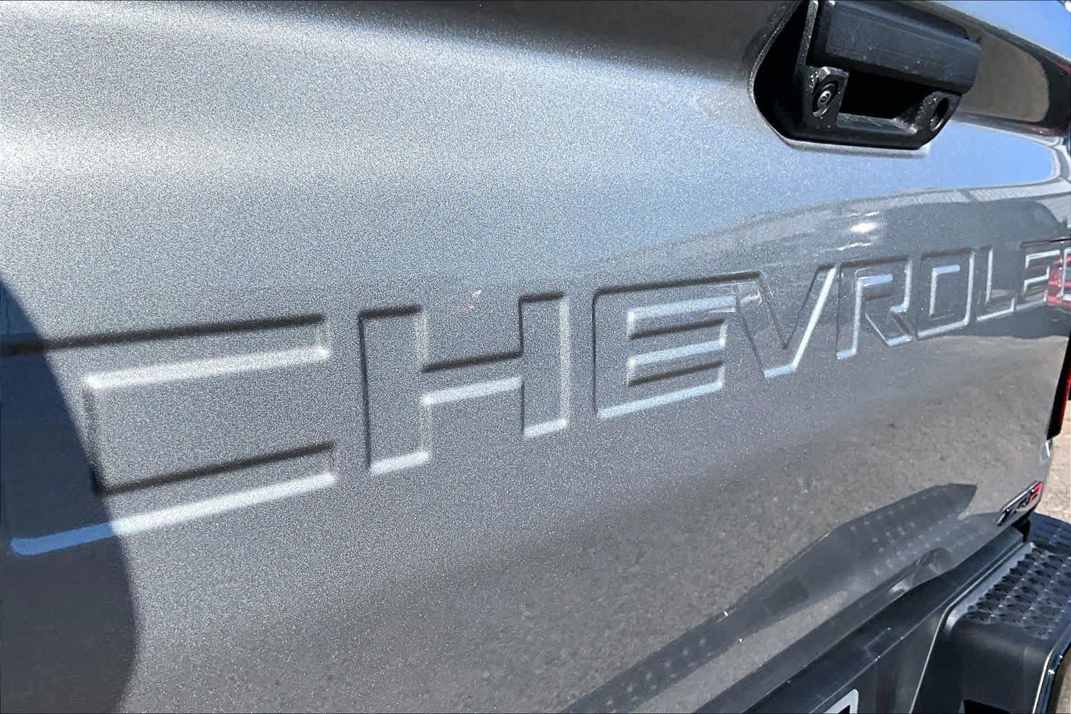 Used 2026 Chevrolet Colorado ZR2 w/ Technology Package AWD/4WD image 31