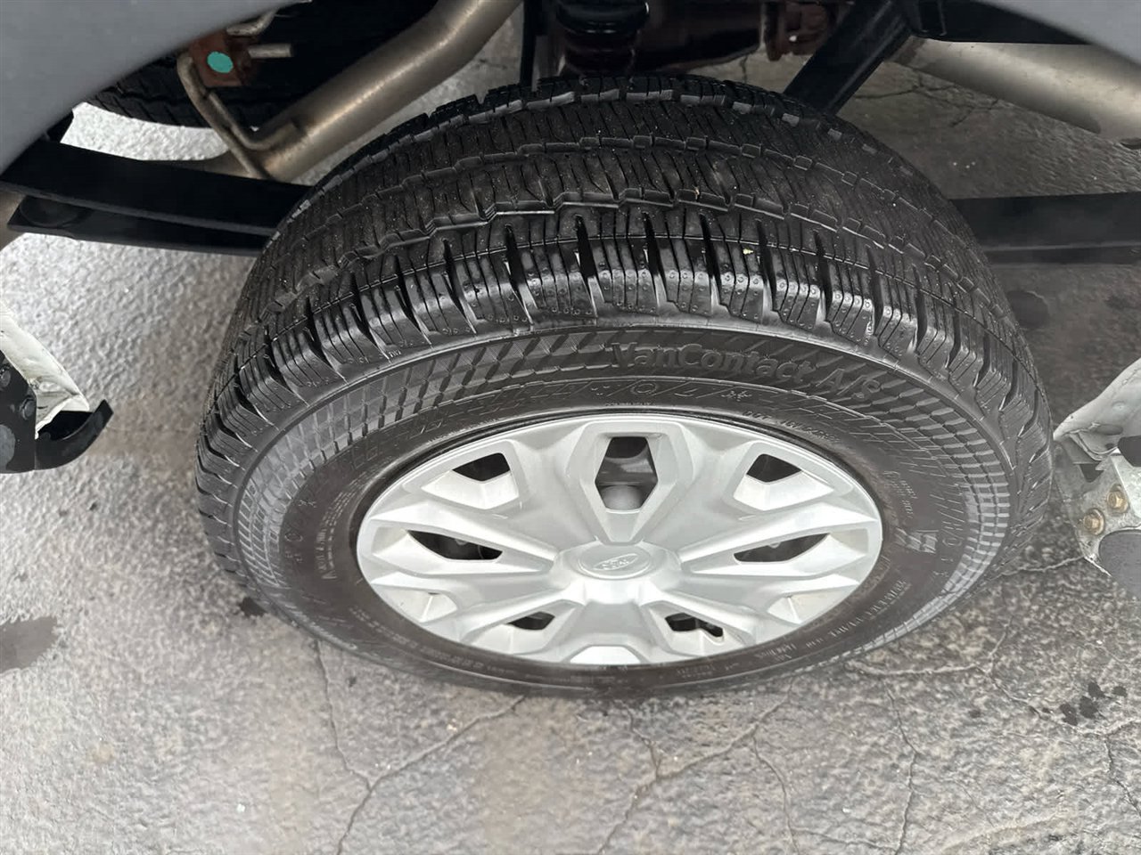 Used 2024 Ford Transit 250 w/ Exterior Upgrade Package image 9