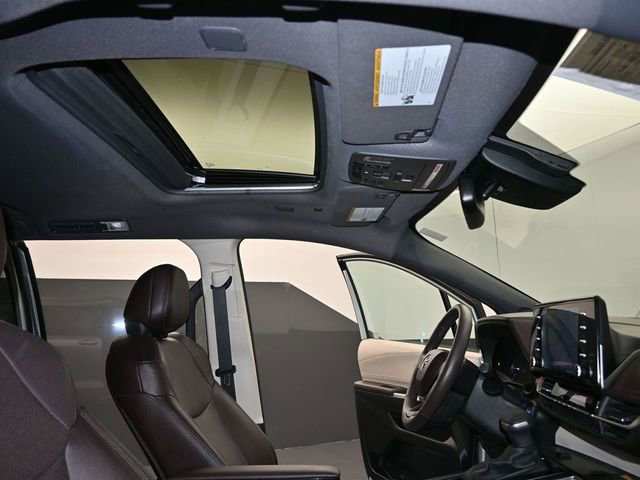 Certified 2023 Toyota Sienna Platinum image 35