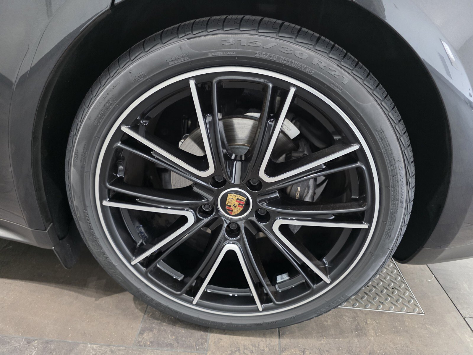 Used 2023 Porsche Panamera RWD image 13