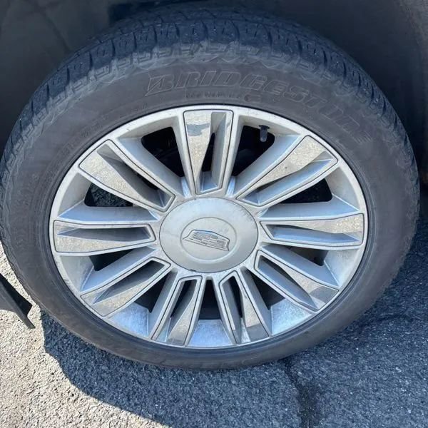 Used 2017 Cadillac Escalade Platinum AWD/4WD image 16