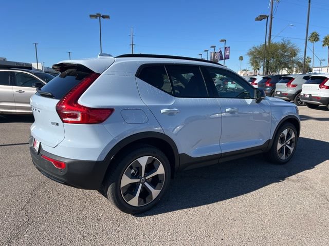 New 2026 Volvo XC40 B5 Plus w/ Protection Package Premier AWD/4WD image 4