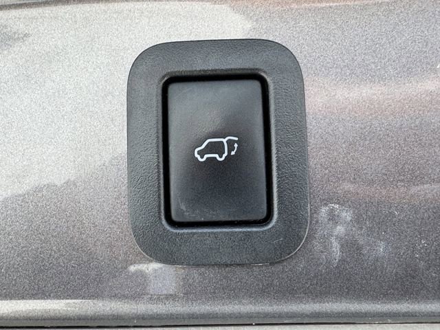 Used 2017 Toyota Highlander XLE image 36