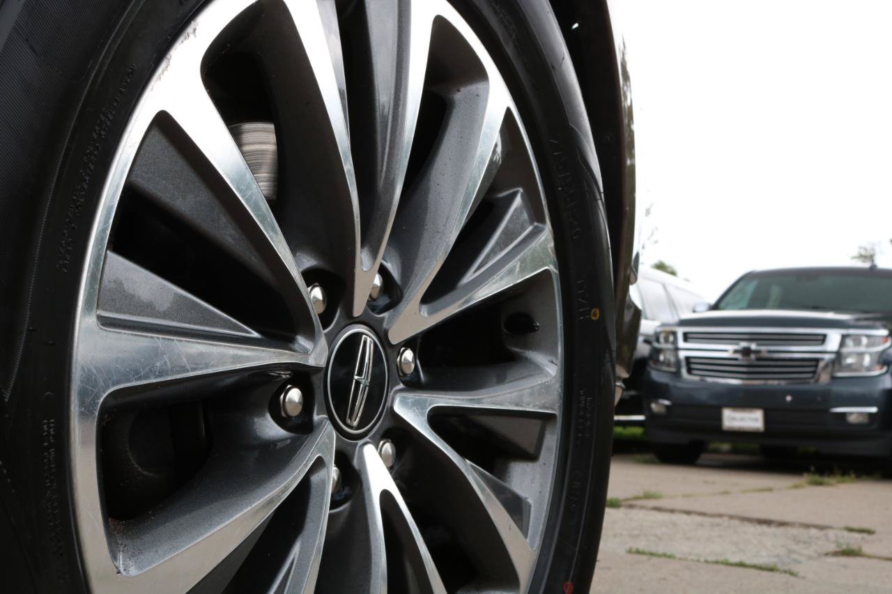 Used 2017 Lincoln Navigator Select AWD/4WD image 8