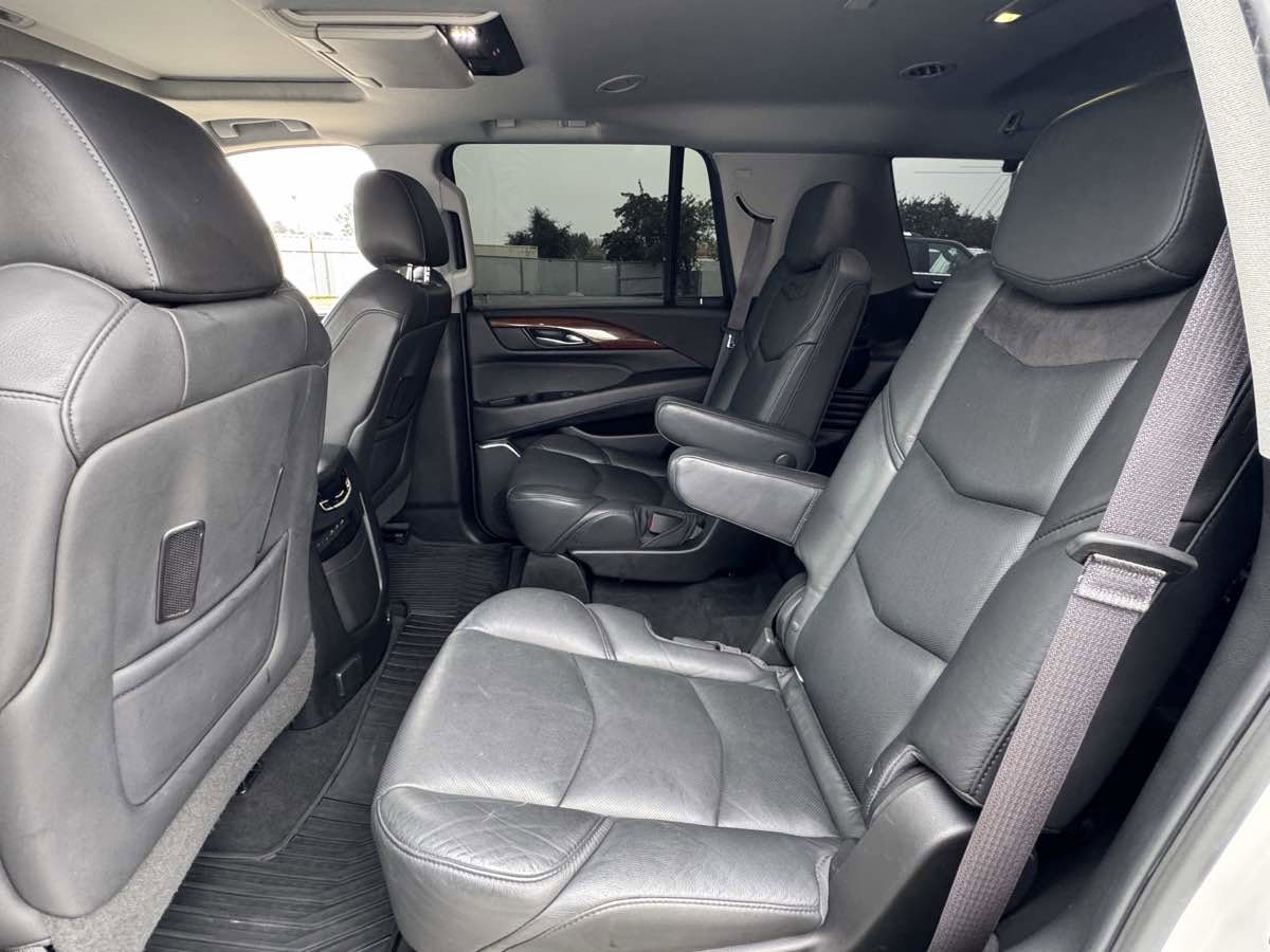 Used 2017 Cadillac Escalade Luxury image 21
