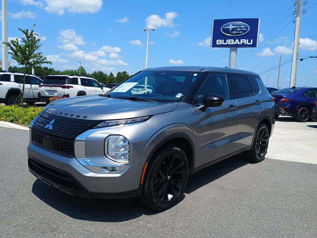 Used 2022 Mitsubishi Outlander SE FWD image 1