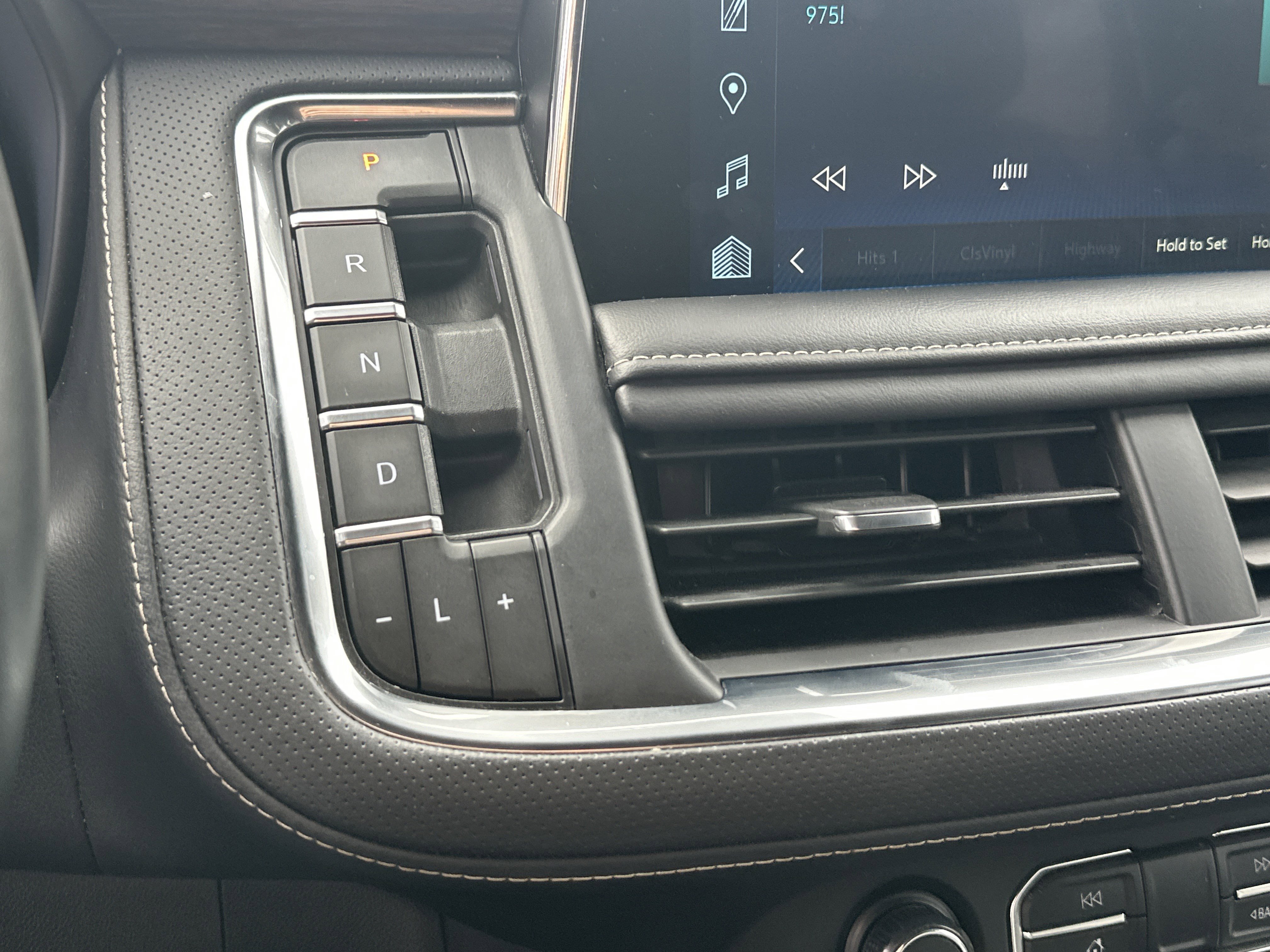 Certified 2024 Chevrolet Tahoe Premier RWD image 34