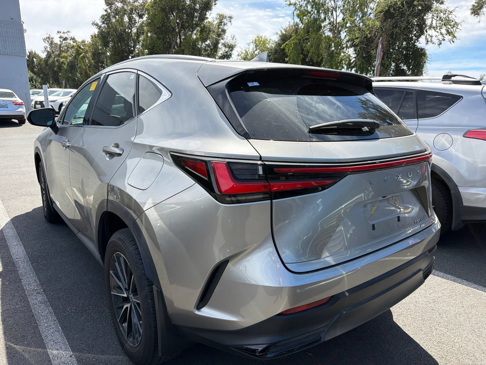 Used 2022 Lexus NX 350h AWD w/ Towing Package (2000 Lbs) image 4