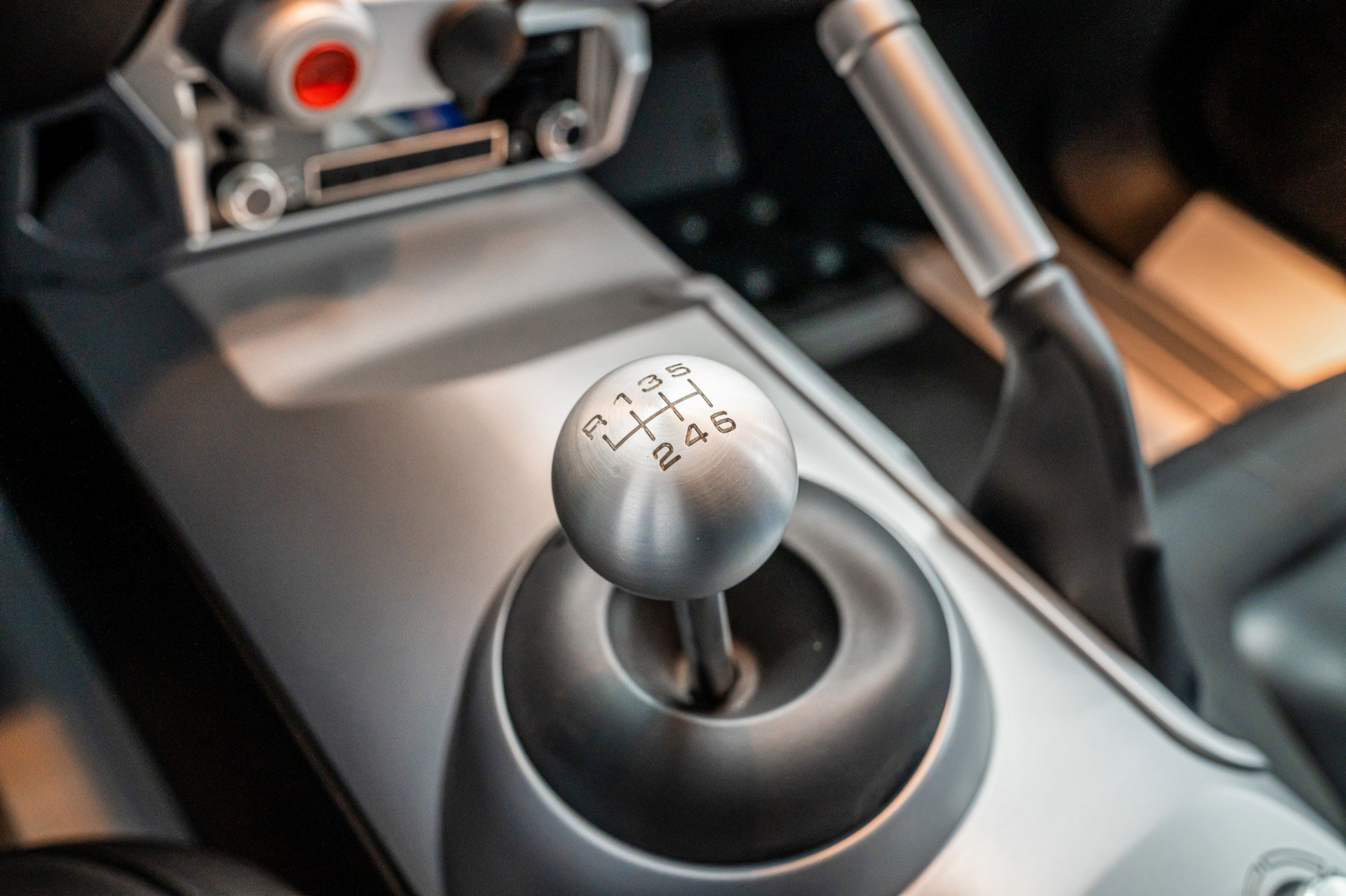 Used 2006 Ford GT RWD image 15