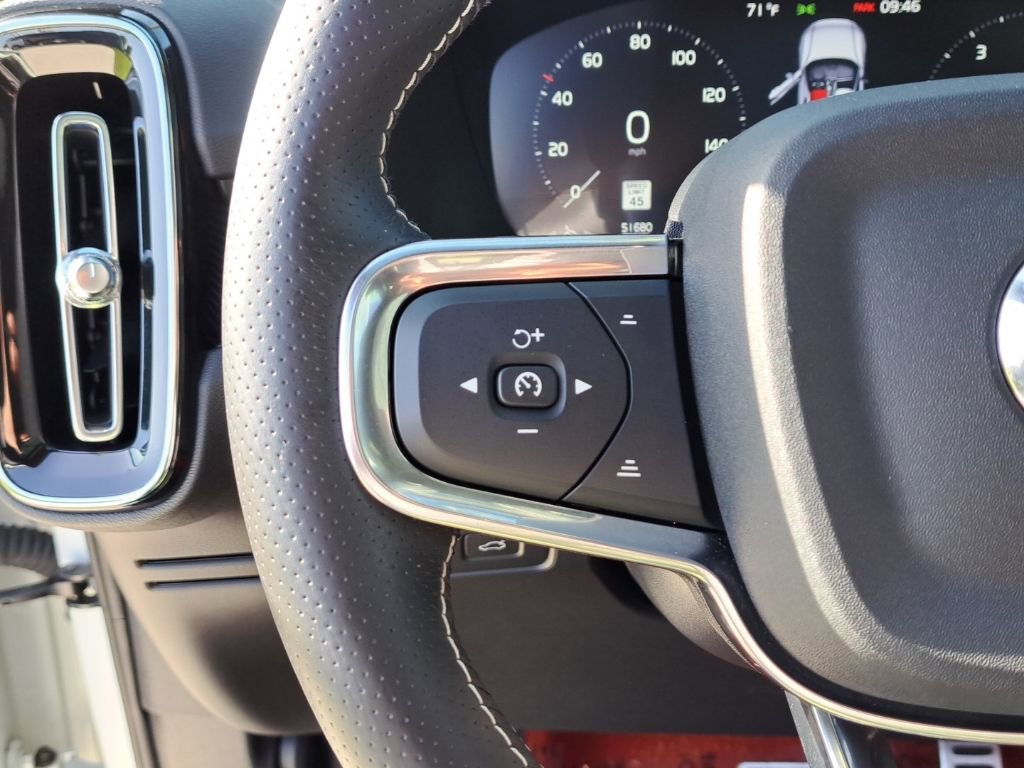 Used 2021 Volvo XC40 T4 R-Design w/ Protection Package Premier image 20